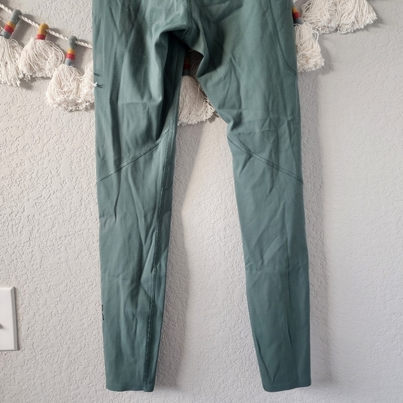 ON Running Run On Clouds Movement Leggings Swiss Engineering Gym Train Green S - Picture 8 of 13
